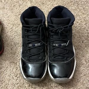 Black Jordan 11’s